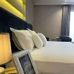 Hotel Light Yzberish